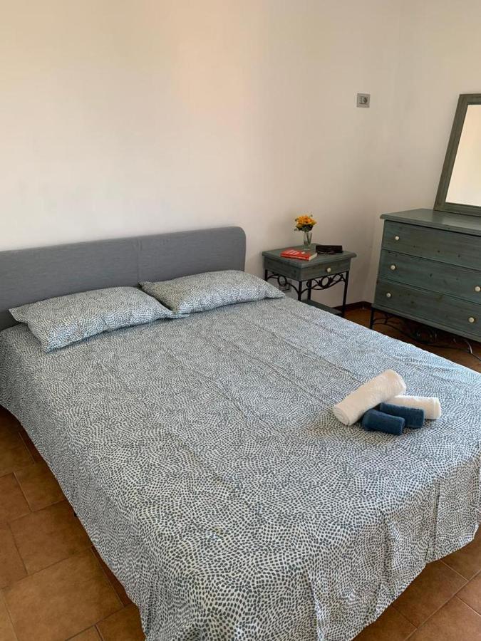 Casa Lisetta, 3-Room Apartment With Lake View Torri Del Benaco Kültér fotó
