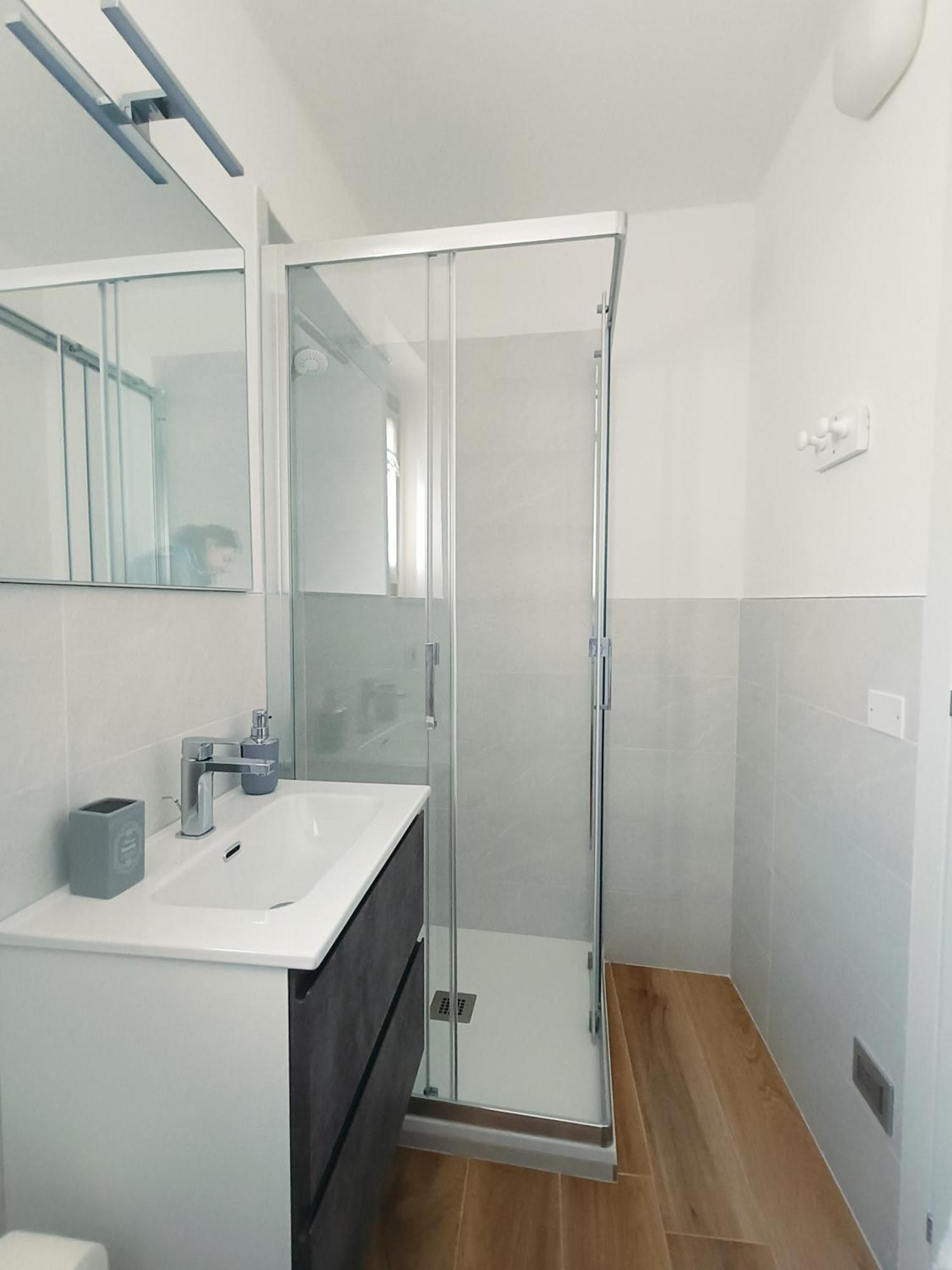 Casa Lisetta, 3-Room Apartment With Lake View Torri Del Benaco Kültér fotó
